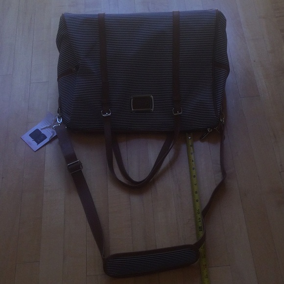 NWT Jessica Simpson Navy Striped With Brown Breton Weekender - Picture 9 of 16